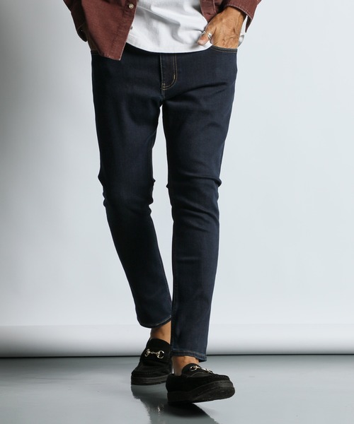 The DUFFER of ST.GEORGE(ザダファーオブセントジョージ)の「STANDARD SLIM JEANS "OW":DUFFER定番 ワンウォッシュ スキニーデニム スリムジーンズ(デニムパンツ・メンズ・ダークインディゴブルー・X-LARGE/LARGE/MEDIUM/SMALL)」の1枚目の写真