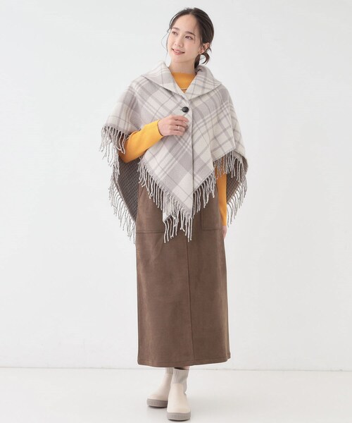 SHOO・LA・RUE（シューラルー）の「【リバーシブル】襟元ギャザー チェックポンチョ（ポンチョ・レディース・アイボリー系2/ブラウン系3/ブラック系2・00）」の6枚目の写真