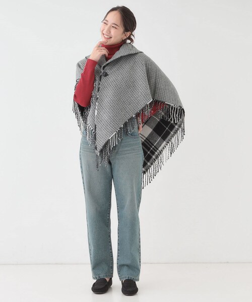 SHOO・LA・RUE（シューラルー）の「【リバーシブル】襟元ギャザー チェックポンチョ（ポンチョ・レディース・アイボリー系2/ブラウン系3/ブラック系2・00）」の16枚目の写真