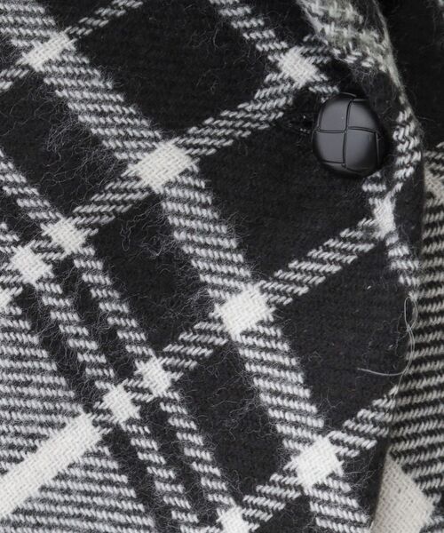 SHOO・LA・RUE（シューラルー）の「【リバーシブル】襟元ギャザー チェックポンチョ（ポンチョ・レディース・アイボリー系2/ブラウン系3/ブラック系2・00）」の17枚目の写真