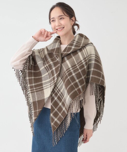 SHOO・LA・RUE（シューラルー）の「【リバーシブル】襟元ギャザー チェックポンチョ（ポンチョ・レディース・アイボリー系2/ブラウン系3/ブラック系2・00）」の18枚目の写真