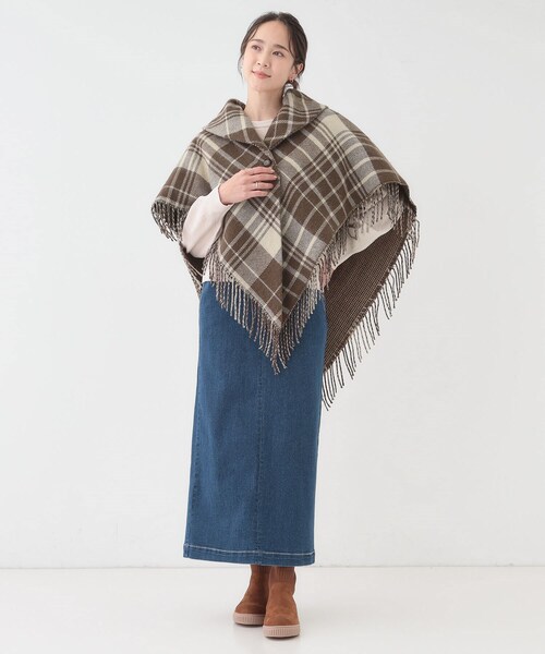 SHOO・LA・RUE（シューラルー）の「【リバーシブル】襟元ギャザー チェックポンチョ（ポンチョ・レディース・アイボリー系2/ブラウン系3/ブラック系2・00）」の20枚目の写真