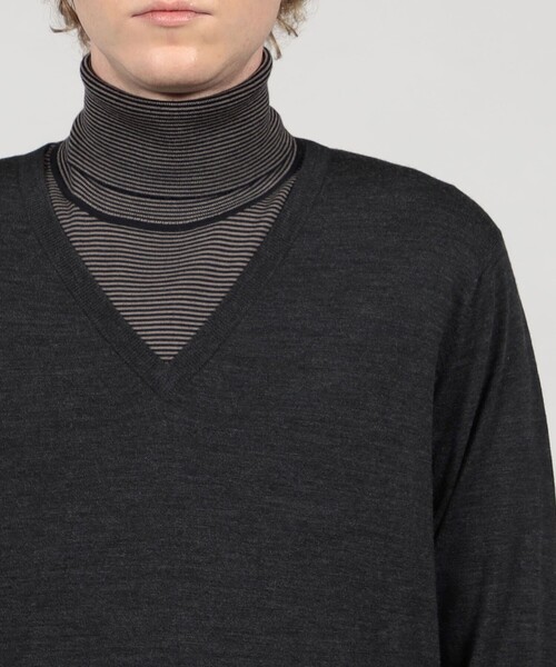 TOMORROWLAND (トゥモローランド)の「TOMORROWLAND tricot スーパーファインメリノウール Vネックプルオーバー S-WOOL(ニット/セーター・メンズ・ネイビー/ボルドー/グリーン/チャコールグレー・L/M/S/XS)」の9枚目の写真