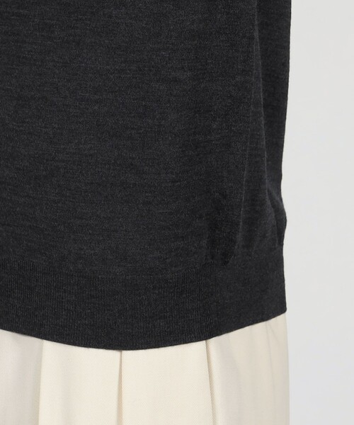 TOMORROWLAND (トゥモローランド)の「TOMORROWLAND tricot スーパーファインメリノウール Vネックプルオーバー S-WOOL(ニット/セーター・メンズ・ネイビー/ボルドー/グリーン/チャコールグレー・L/M/S/XS)」の12枚目の写真