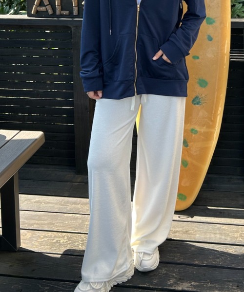 Loco Ocean（ロコオーシャン）の「あったかマシュマロタッチ ワイドリラックスパンツ（スウェットパンツ・レディース・グレー/ホワイト/ピンク・FREE）」の4枚目の写真
