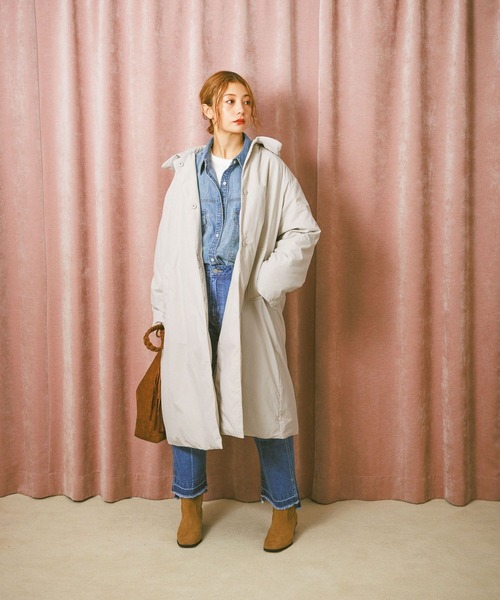 BAYFLOW（ベイフロー）の「[撥水加工付き!!軽量]ロングダウンコート（ダウンジャケット/コート・レディース・ブラック/グレイッシュベージュ・FREE）」の3枚目の写真