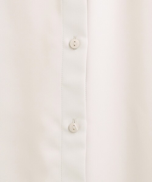 SHOO・LA・RUE（シューラルー）の「【洗濯機可/S-3L】やわらかなリボンボウタイが魅力　大人の華やかブラウス（シャツ/ブラウス・レディース・オフホワイト/ライトベージュ/サックスブルー・01/02/03/04/05）」の12枚目の写真