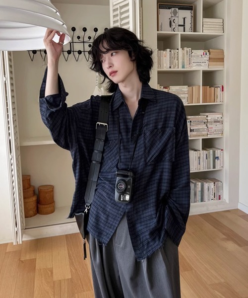 NOWLE（ノウル）の「【NOWLE】カットオフ ワッシャー ドレープ ダークチェックシャツ（シャツ/ブラウス・メンズ・ネイビー・MEDIUM/LARGE/X-LARGE）」の13枚目の写真