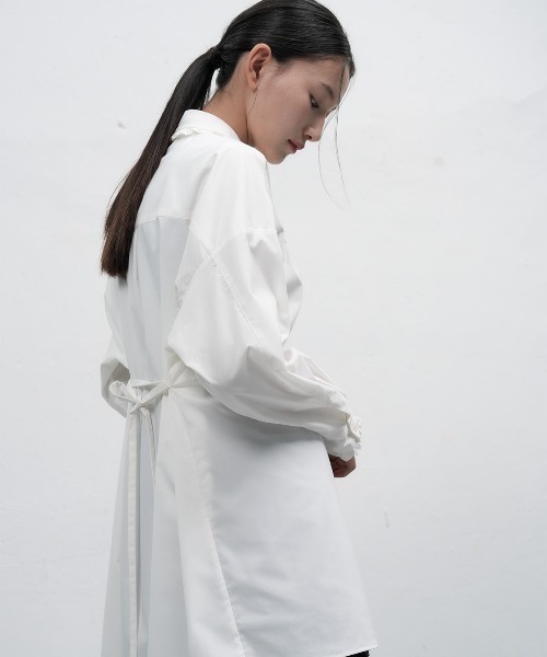 GENERAL IDEA(ジェネラルアイデア)の「【GENERAL IDEA】フリル襟オーバーサイズシャツ / FRILL COLLAR LOOSE FIT SHIRT(シャツ/ブラウス・レディース・スカイブルー/ブラック/ホワイト・L/M/S)」の6枚目の写真