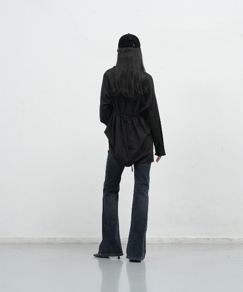 GENERAL IDEA(ジェネラルアイデア)の「【GENERAL IDEA】フリル襟オーバーサイズシャツ / FRILL COLLAR LOOSE FIT SHIRT(シャツ/ブラウス・レディース・スカイブルー/ブラック/ホワイト・L/M/S)」の14枚目の写真