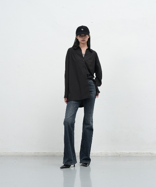 GENERAL IDEA(ジェネラルアイデア)の「【GENERAL IDEA】フリル襟オーバーサイズシャツ / FRILL COLLAR LOOSE FIT SHIRT(シャツ/ブラウス・レディース・スカイブルー/ブラック/ホワイト・L/M/S)」の12枚目の写真
