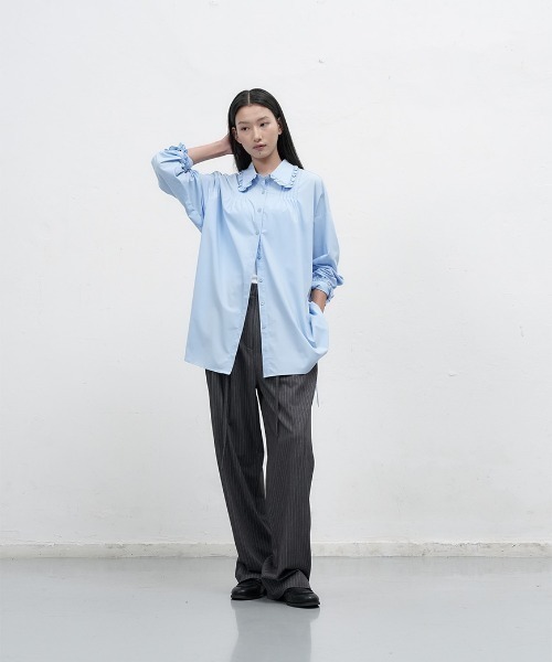GENERAL IDEA(ジェネラルアイデア)の「【GENERAL IDEA】フリル襟オーバーサイズシャツ / FRILL COLLAR LOOSE FIT SHIRT(シャツ/ブラウス・レディース・スカイブルー/ブラック/ホワイト・L/M/S)」の18枚目の写真