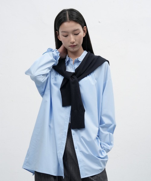 GENERAL IDEA(ジェネラルアイデア)の「【GENERAL IDEA】フリル襟オーバーサイズシャツ / FRILL COLLAR LOOSE FIT SHIRT(シャツ/ブラウス・レディース・スカイブルー/ブラック/ホワイト・L/M/S)」の16枚目の写真