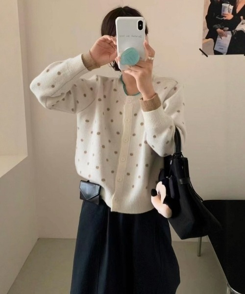 gossip!ロサンゼルス(ゴシップロサンゼルス)の「【Y2Kガーリー】レトロ配色ドット柄レイヤード風クルーネックニットカーディガン(ニット/セーター・レディース・グレー/オフホワイト/ブラウン・FREE)」の7枚目の写真