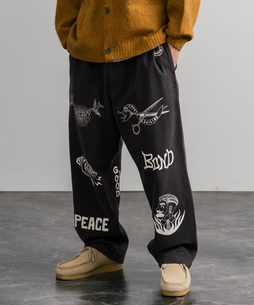 KRIFF MAYER（クリフメイヤー）の「KRIFF MAYER クリフメイヤー メモリアルグラフィックプリントレタリング2タックワークパンツ 2515112（その他パンツ・メンズ・アイボリー/カーキ/チャコール/ダークブラウン・XL/M/L）」の3枚目の写真