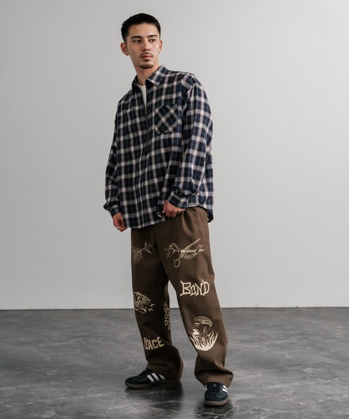 KRIFF MAYER（クリフメイヤー）の「KRIFF MAYER クリフメイヤー メモリアルグラフィックプリントレタリング2タックワークパンツ 2515112（その他パンツ・メンズ・アイボリー/カーキ/チャコール/ダークブラウン・XL/M/L）」の19枚目の写真