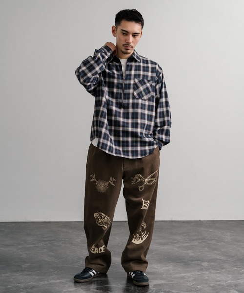 KRIFF MAYER（クリフメイヤー）の「KRIFF MAYER クリフメイヤー メモリアルグラフィックプリントレタリング2タックワークパンツ 2515112（その他パンツ・メンズ・アイボリー/カーキ/チャコール/ダークブラウン・XL/M/L）」の20枚目の写真