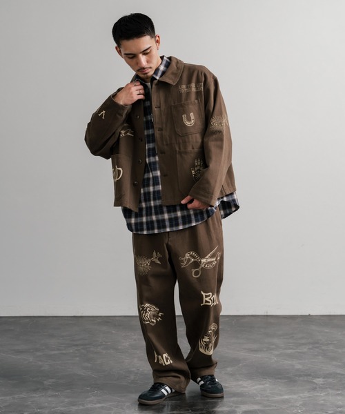 KRIFF MAYER（クリフメイヤー）の「KRIFF MAYER クリフメイヤー メモリアルグラフィックプリントレタリング2タックワークパンツ 2515112（その他パンツ・メンズ・アイボリー/カーキ/チャコール/ダークブラウン・XL/M/L）」の22枚目の写真