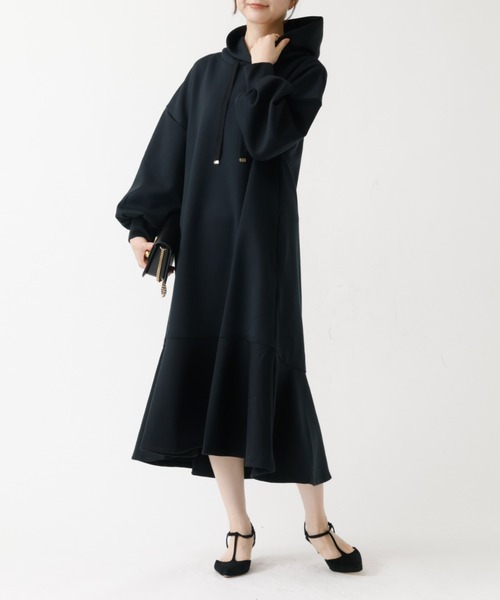 DESIGNWORKS(デザインワークス)の「【追加】ダンボールフードワンピース(ワンピース・レディース・カーキ/ブラック/グレー・フリー)」の2枚目の写真