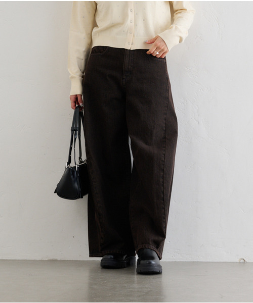 U by SPICK&SPAN(ユーバイスピックアンドスパン)の「フローストルーズバレルレッグデニム(デニムパンツ・レディース・ネイビー/ブラウン・38/36)」の8枚目の写真