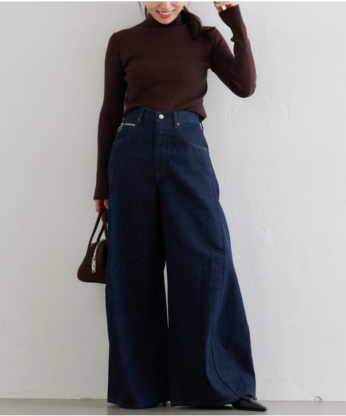 U by SPICK&SPAN(ユーバイスピックアンドスパン)の「フローストルーズバレルレッグデニム(デニムパンツ・レディース・ネイビー/ブラウン・38/36)」の15枚目の写真