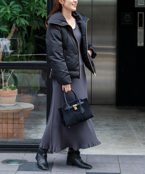 NOLLEY’S（ノーリーズ）の「《手洗い可能》フイット＆フレアーVネックワンピース（ワンピース・レディース・ブラック/チャコールグレー・36/38）」の6枚目の写真