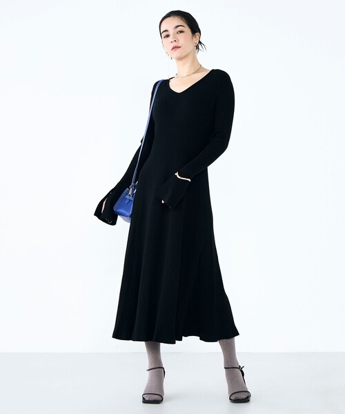 NOLLEY’S（ノーリーズ）の「《手洗い可能》フイット＆フレアーVネックワンピース（ワンピース・レディース・ブラック/チャコールグレー・36/38）」の17枚目の写真