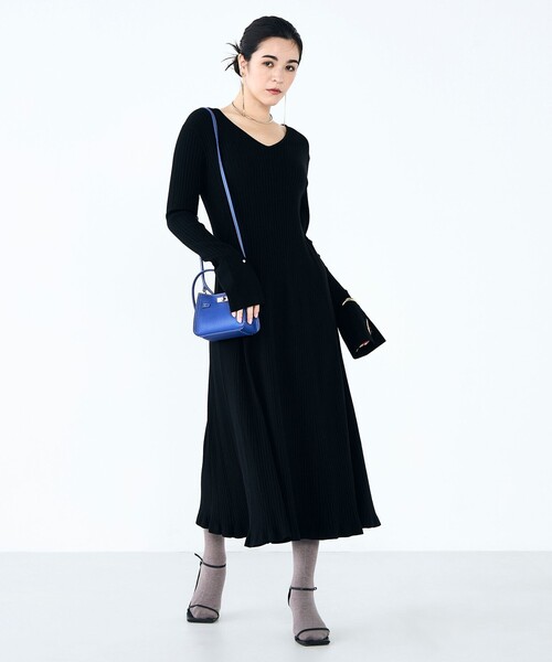 NOLLEY’S（ノーリーズ）の「《手洗い可能》フイット＆フレアーVネックワンピース（ワンピース・レディース・ブラック/チャコールグレー・36/38）」の18枚目の写真