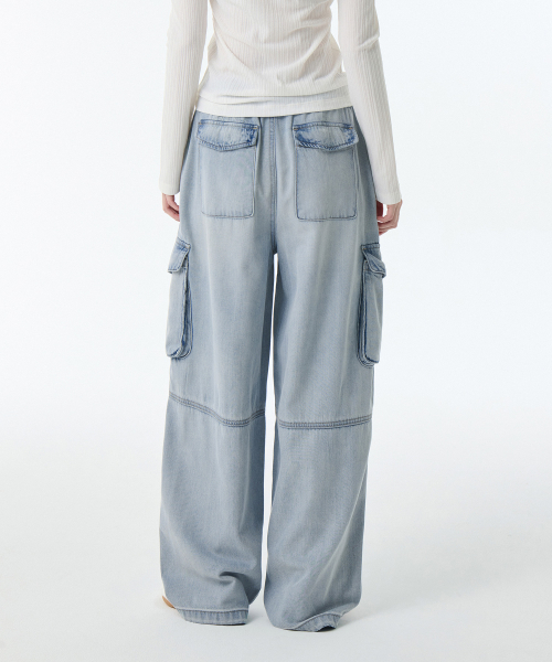 MUSINSA STANDARD WOMAN（ムシンサスタンダードウーマン）の「ウィメンズワイドカーゴバンディングデニムパンツ[スカイブルー]（デニムパンツ・レディース・その他・30/24/26/28）」の2枚目の写真