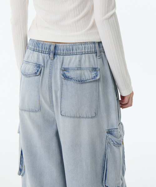 MUSINSA STANDARD WOMAN（ムシンサスタンダードウーマン）の「ウィメンズワイドカーゴバンディングデニムパンツ[スカイブルー]（デニムパンツ・レディース・その他・30/24/26/28）」の5枚目の写真