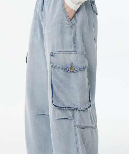 MUSINSA STANDARD WOMAN（ムシンサスタンダードウーマン）の「ウィメンズワイドカーゴバンディングデニムパンツ[スカイブルー]（デニムパンツ・レディース・その他・30/24/26/28）」の6枚目の写真