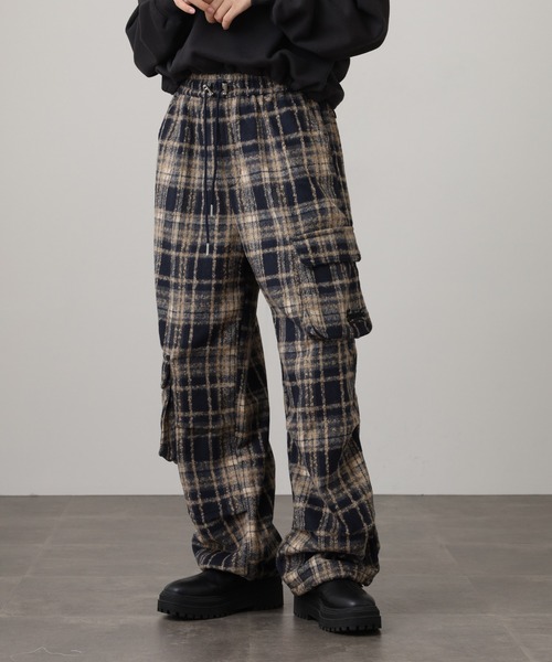 .WORKS(ドットワークス)の「.works 紡毛タータンチェックカーゴパンツ(カーゴパンツ・レディース・レッド/ネイビー/ダークブラウン・M)」の3枚目の写真