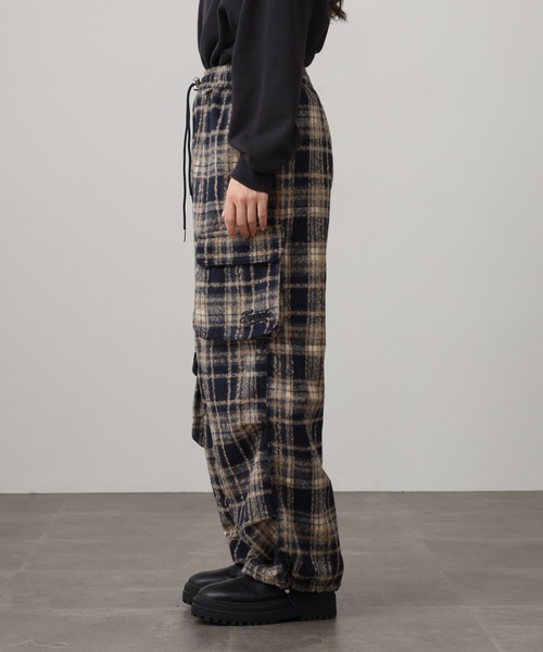 .WORKS(ドットワークス)の「.works 紡毛タータンチェックカーゴパンツ(カーゴパンツ・レディース・レッド/ネイビー/ダークブラウン・M)」の18枚目の写真