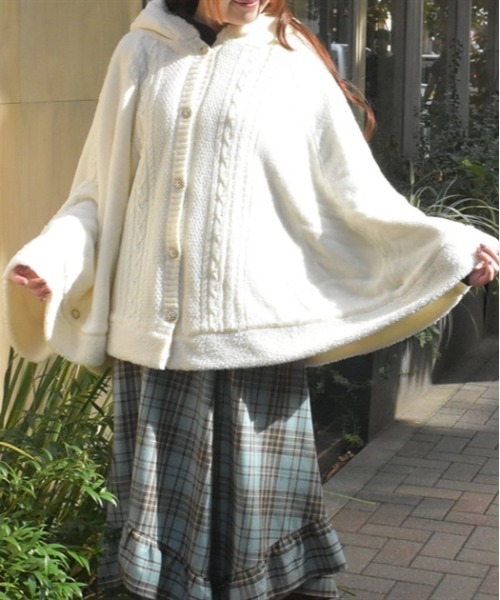 axes femme（アクシーズファム）の「パール裏ボアニットポンチョ（カーディガン/ボレロ・レディース・ホワイト/ミント/ワイン・FREE）」の10枚目の写真