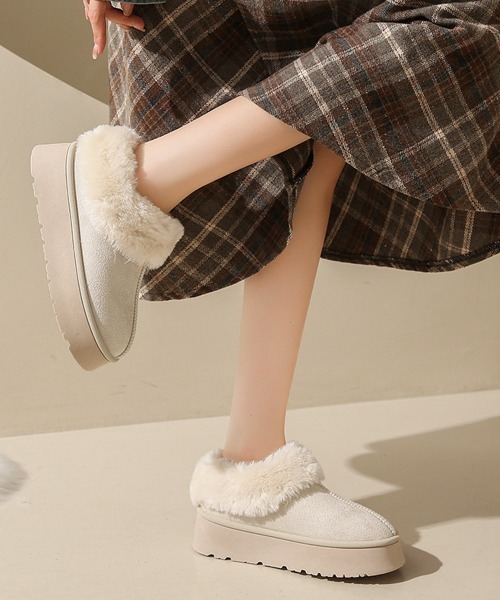 Miniministore(ミニミニストア)の「厚底ムートブーツ もこもこショートブーツ(ブーツ・レディース・ピンクベージュ/ブラック/アイボリー/キャメル・23.5cm/24.0cm/24.5cm/25.0cm/23.0cm)」の22枚目の写真