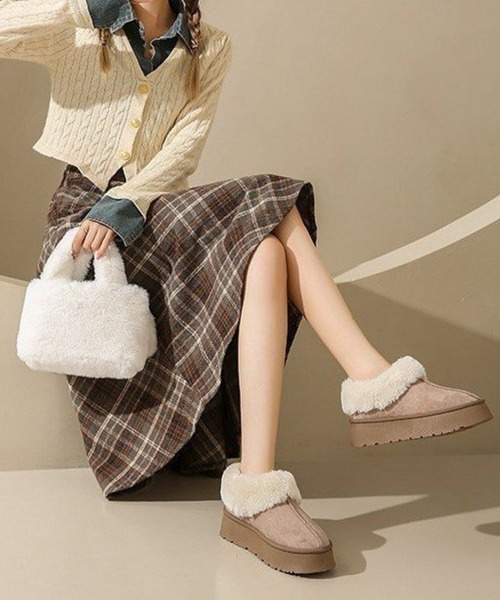 Miniministore(ミニミニストア)の「厚底ムートブーツ もこもこショートブーツ(ブーツ・レディース・ピンクベージュ/ブラック/アイボリー/キャメル・23.5cm/24.0cm/24.5cm/25.0cm/23.0cm)」の17枚目の写真