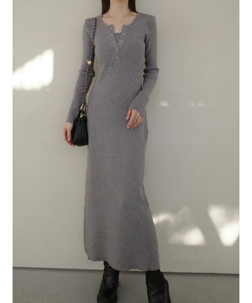 amel（エイメル）の「ボタンレイヤードデザインニットワンピース / グレー（ワンピース・レディース・グレー・FREE）」の2枚目の写真