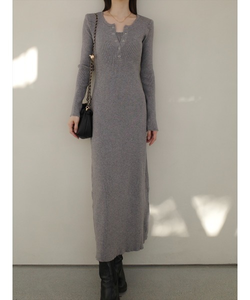 amel（エイメル）の「ボタンレイヤードデザインニットワンピース / グレー（ワンピース・レディース・グレー・FREE）」の3枚目の写真