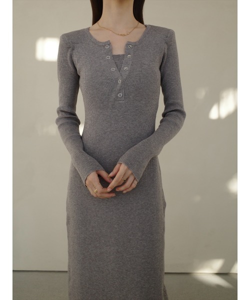 amel（エイメル）の「ボタンレイヤードデザインニットワンピース / グレー（ワンピース・レディース・グレー・FREE）」の5枚目の写真