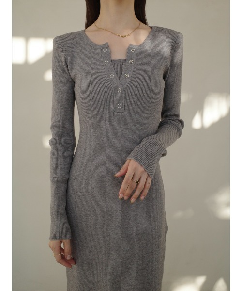 amel（エイメル）の「ボタンレイヤードデザインニットワンピース / グレー（ワンピース・レディース・グレー・FREE）」の6枚目の写真