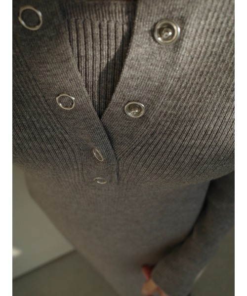 amel（エイメル）の「ボタンレイヤードデザインニットワンピース / グレー（ワンピース・レディース・グレー・FREE）」の16枚目の写真