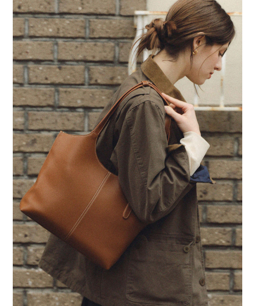 DEMERIEL（ドゥメリエル）の「90 Veneta Bag Medium Tan Brown（ショルダーバッグ・レディース・その他・FREE）」の4枚目の写真