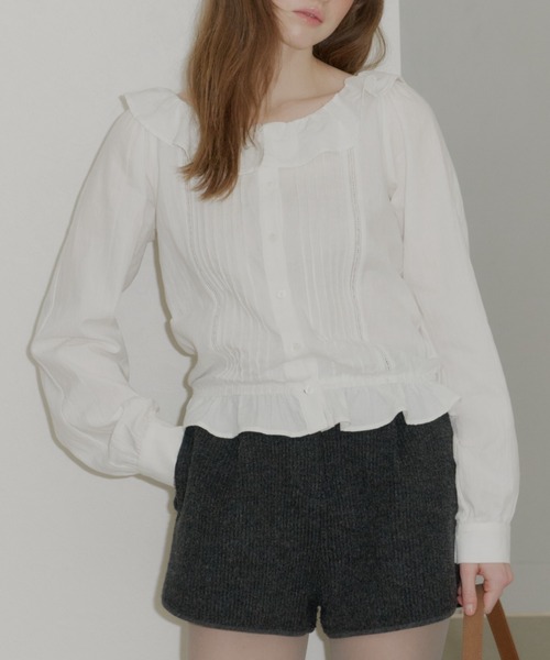 GIUNON（ジウノン）の「pintuck frill collar blouse  / ピンタックフリルカラーブラウス（シャツ/ブラウス・レディース・ブラック/ホワイト・FREE）」の5枚目の写真