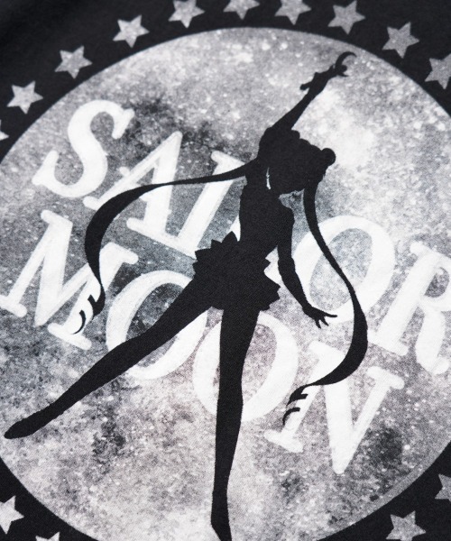 美少女戦士セーラームーン（ビショウジョセンシセーラームーン）の「THRIFTY LOOK スリフティルック / THRIFTY"SAILOR MOON"TEE セーラームーン アニメTEE（Tシャツ/カットソー・メンズ・ブラック系1/ブラック/ブラック系2・MEDIUM/LARGE/X-LARGE）」の11枚目の写真