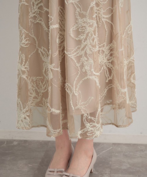 couture brooch（クチュールブローチ）の「【ハレの日・通勤】ラメ刺繍ブークレチュールスカート（スカート・レディース・ベージュ系その他2/ブラック系3/アイボリー系3・36/42/40/38）」の4枚目の写真