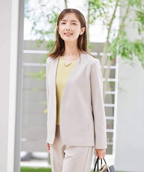 a.v.v（アーヴェヴェ）の「【洗える/ストレッチ/セットアップ対応】ダブルクロスVネックノーカラージャケット（ノーカラージャケット・レディース・ネイビー/グレー系その他/ブラック・36/34/40/38/42）」の8枚目の写真