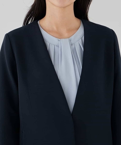 a.v.v（アーヴェヴェ）の「【洗える/ストレッチ/セットアップ対応】ダブルクロスVネックノーカラージャケット（ノーカラージャケット・レディース・ネイビー/グレー系その他/ブラック・36/34/40/38/42）」の22枚目の写真