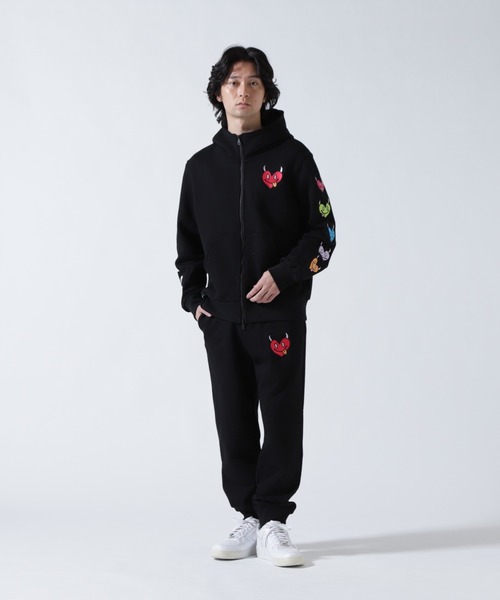 maxsix(マックスシックス)の「maxsix(マックスシックス)ONI HEART SWEAT PANTS(スウェットパンツ・メンズ・ブラック/グレー・3/2/1/4)」の5枚目の写真