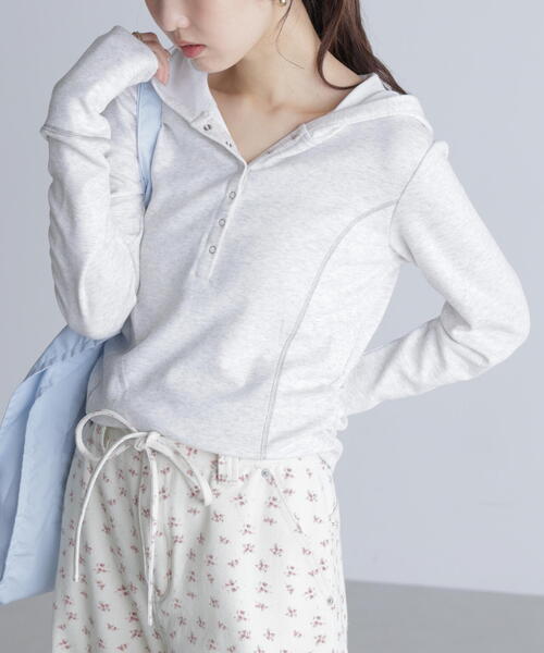 FREE'S MART（フリーズマート）の「◆スキッパーカットソーフーディー（Tシャツ/カットソー・レディース・グレー系その他/ホワイト/ネイビー・FREE）」の2枚目の写真