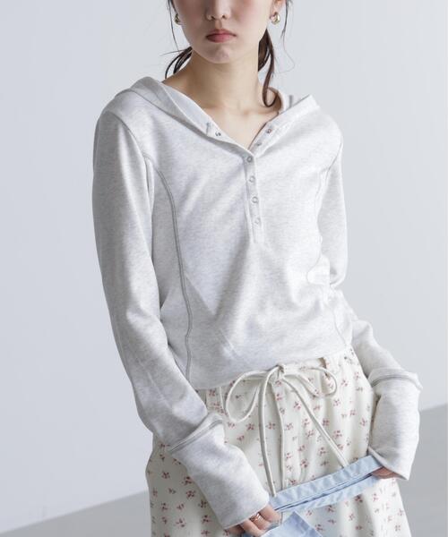 FREE'S MART（フリーズマート）の「◆スキッパーカットソーフーディー（Tシャツ/カットソー・レディース・グレー系その他/ホワイト/ネイビー・FREE）」の4枚目の写真